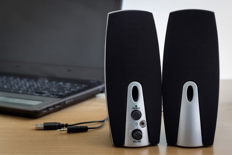 desktop speakers with microphone